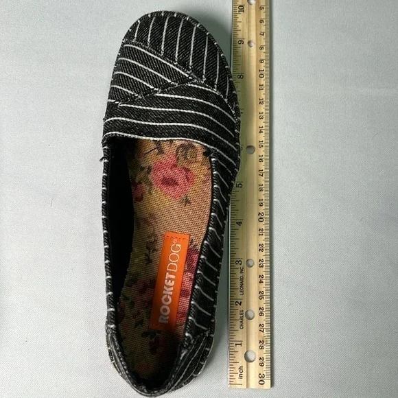 Rocket Dog Black & White Fringe Stripe Afina Aloe Canvas Slip-On Sneakers 6M - Picture 7 of 9